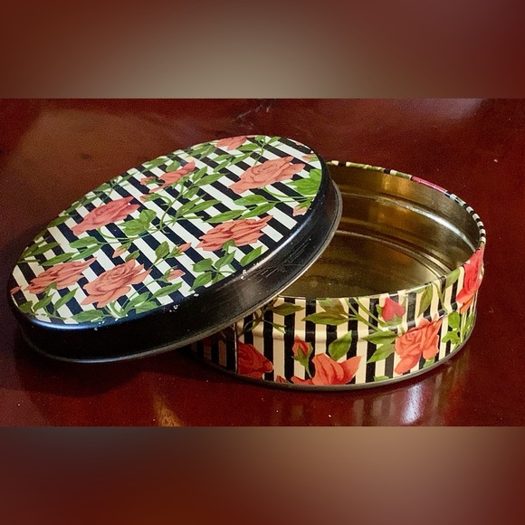 Mid Century Vtg Floral Striped Metal Lidded Candy Biscuit Tin - Picture 15 of 16